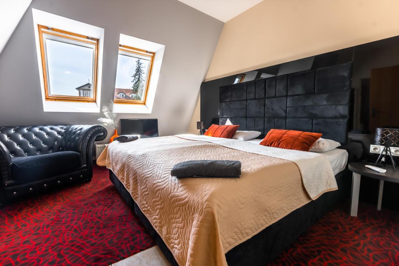 Lovely 4-Bedroom Flat In Historical Center With Stunning View Trencin Ngoại thất bức ảnh