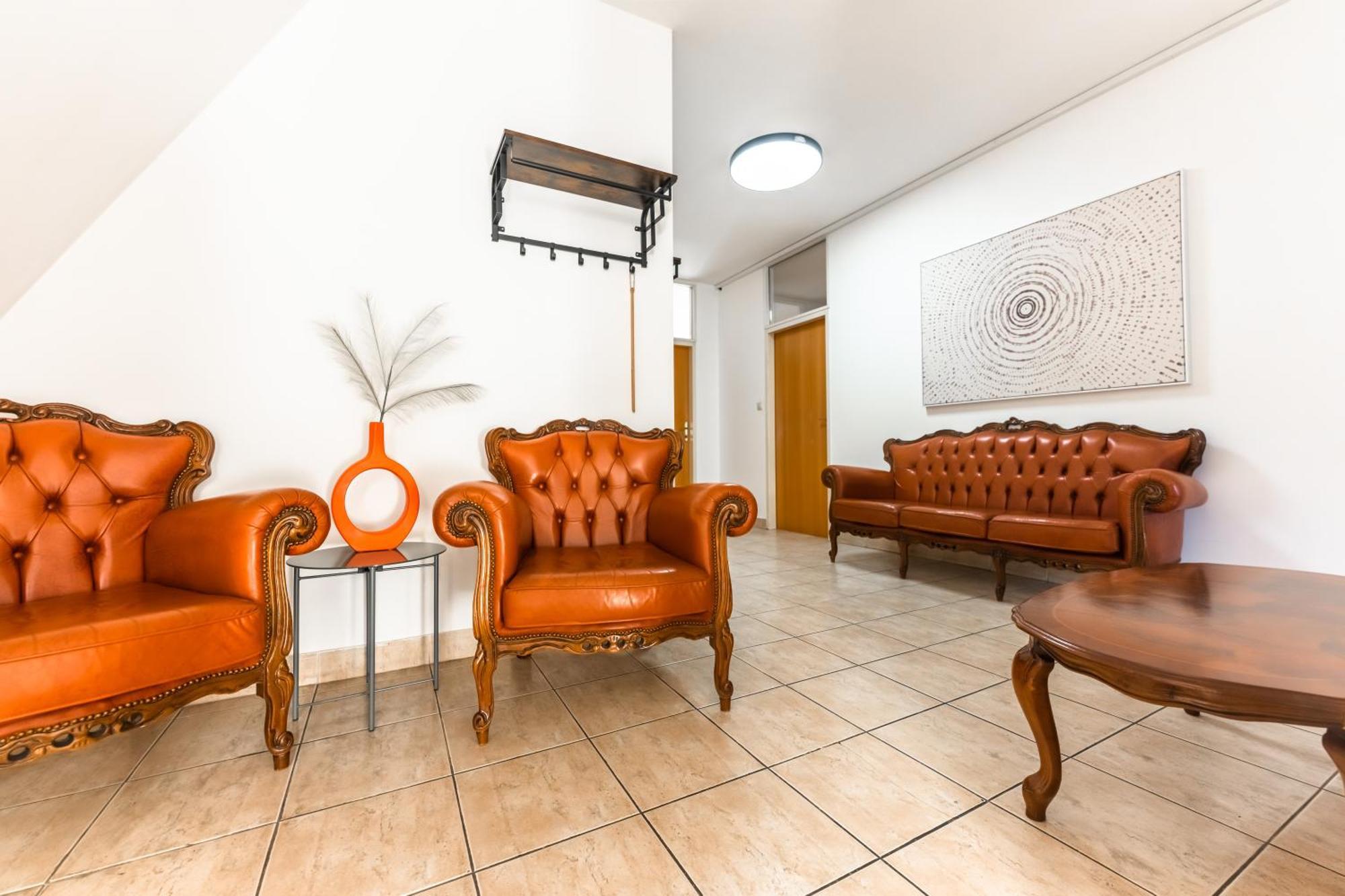 Lovely 4-Bedroom Flat In Historical Center With Stunning View Trencin Ngoại thất bức ảnh