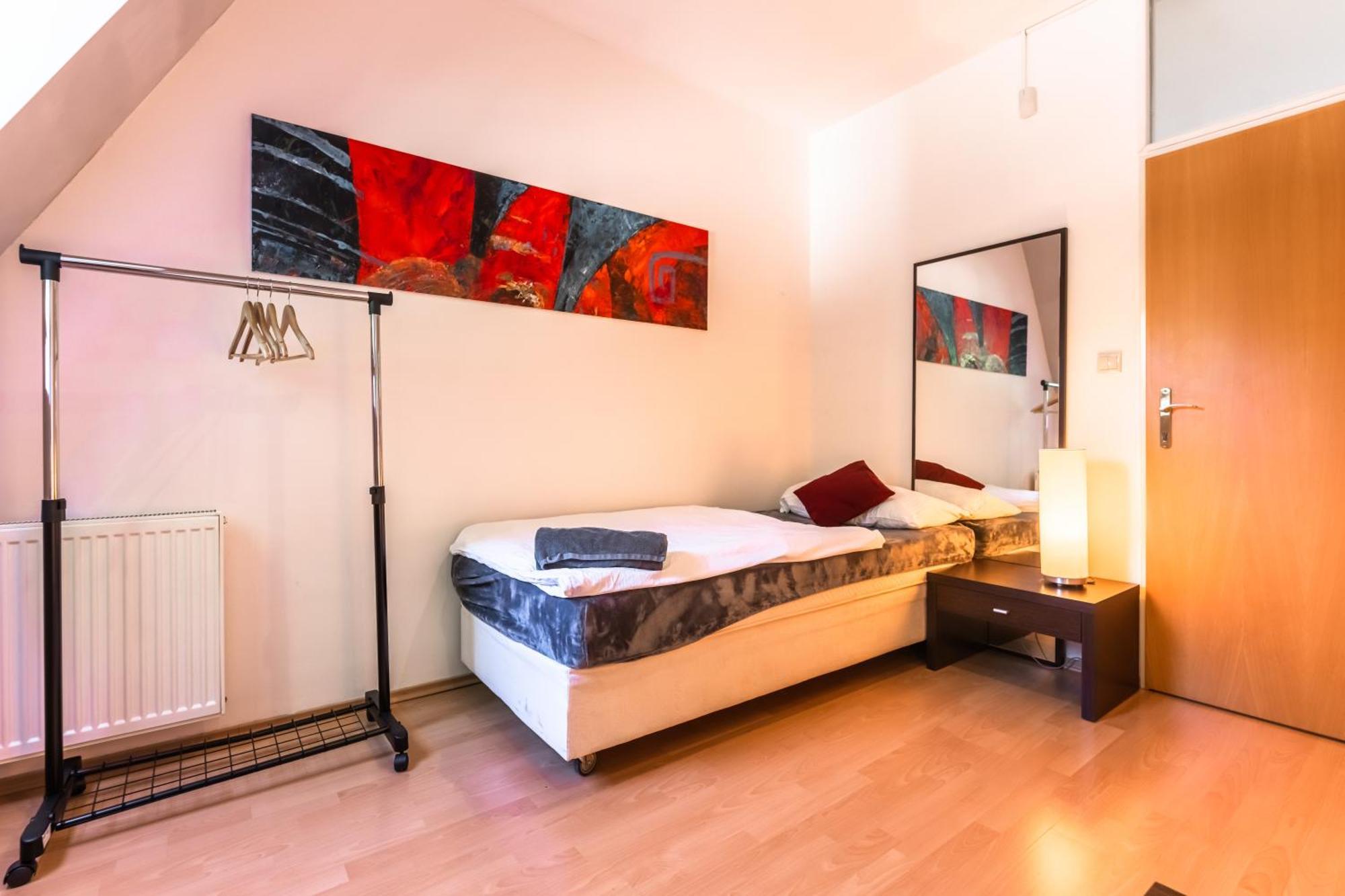 Lovely 4-Bedroom Flat In Historical Center With Stunning View Trencin Ngoại thất bức ảnh